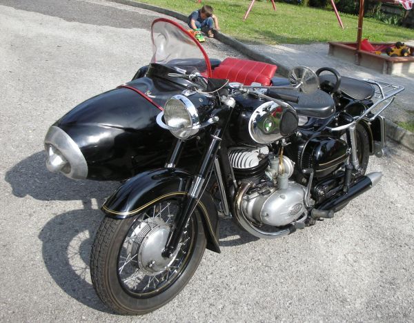 250SG with Duna sidecar